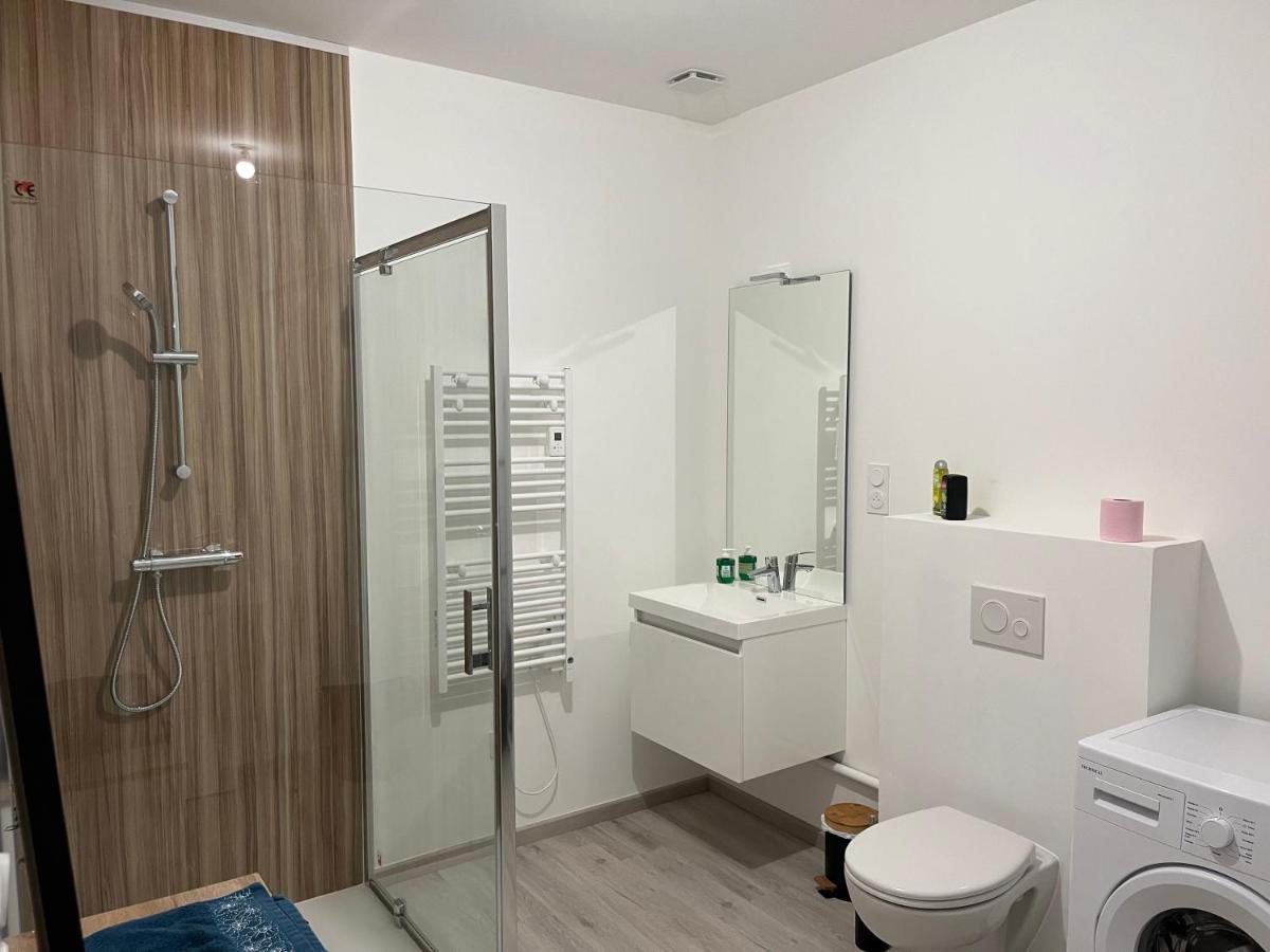 Le Mendes Apartamento Évron Exterior foto